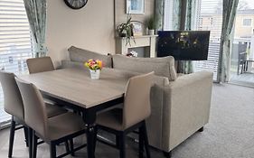 2 Bedroom Villa - Lakeside Holiday Park